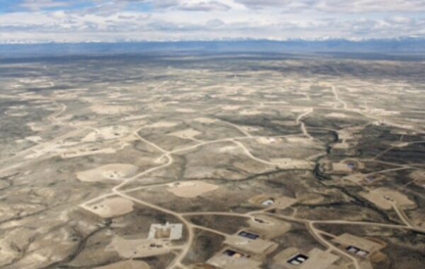 The first large-scale assessment of the impact of the oil and gas industry on the landscape of the United States + Canada-the vegetation & the large crop land